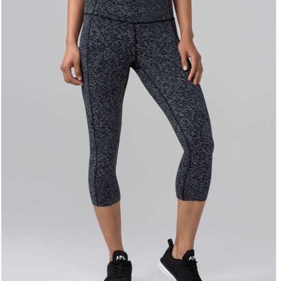 Lululemon Fast & Free Crop II sz 4 - Picture 11 of 11